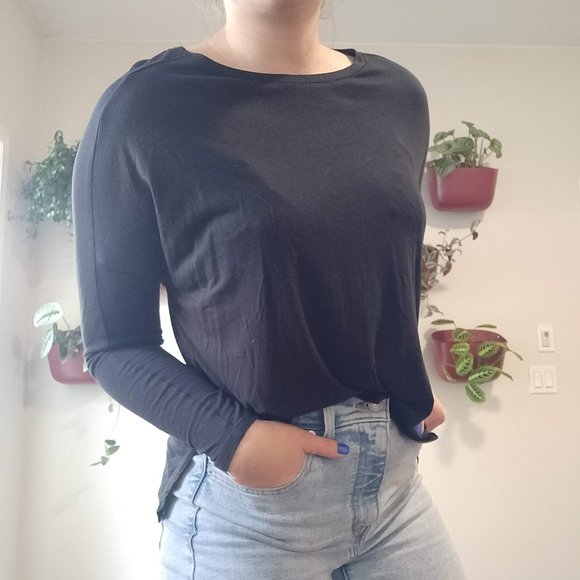 Black long-sleeve tee - Picture 6 of 8